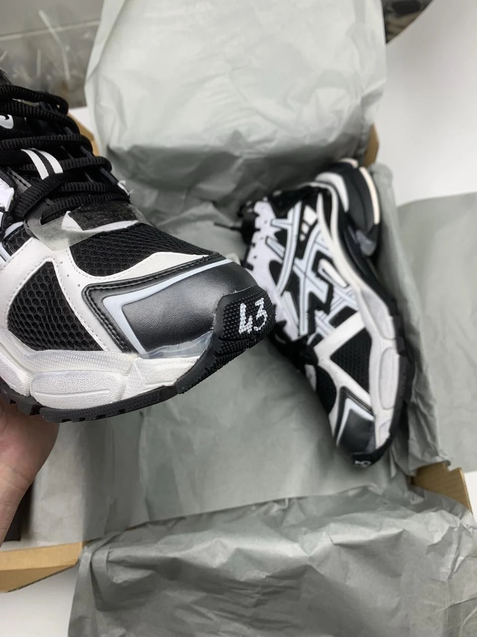 Unisex Running Shoes Polyester Upper Rubber Outsole