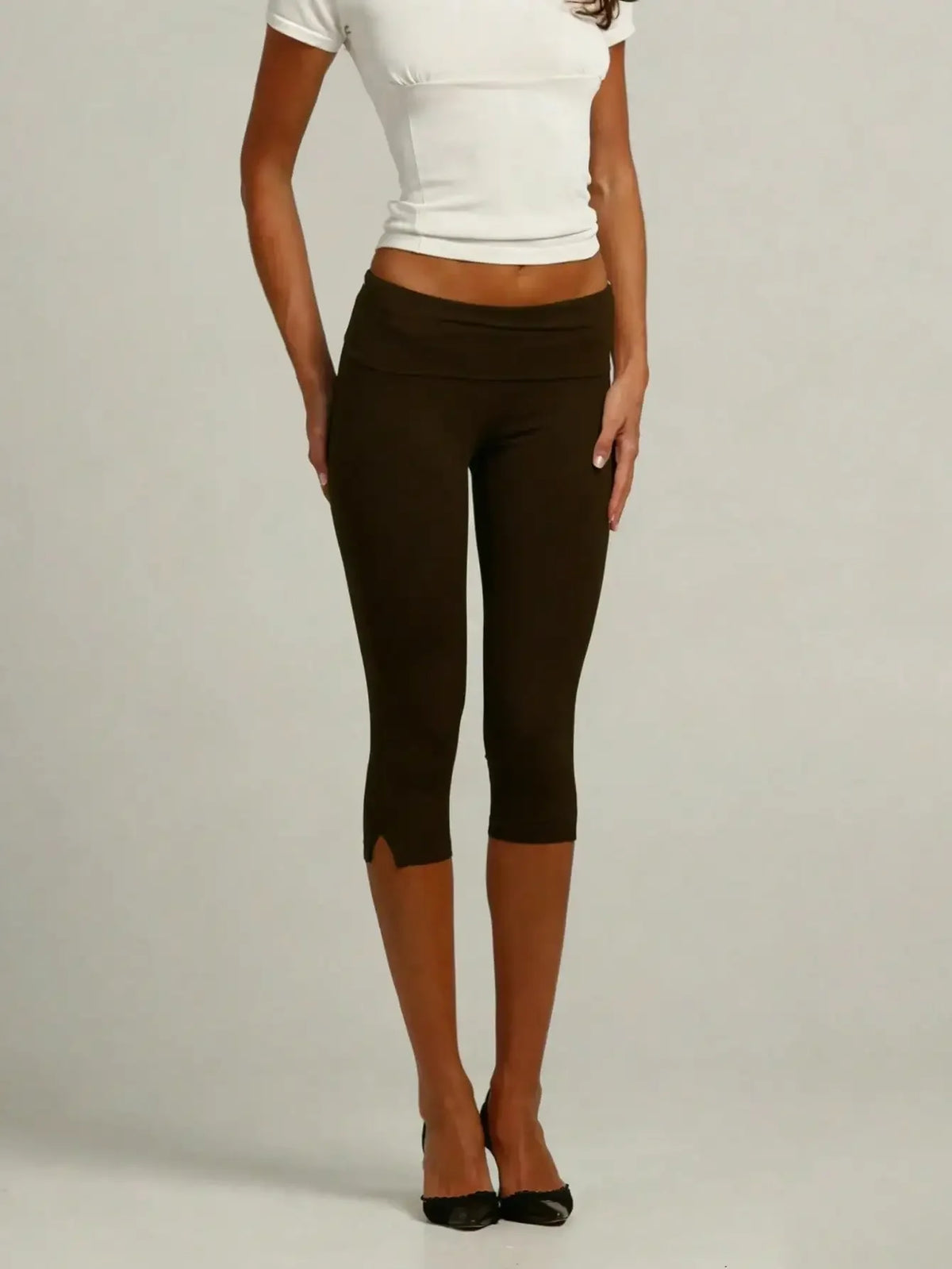 Women's Stretchy Capri Leggings With Fold Over Waistband And Pockets