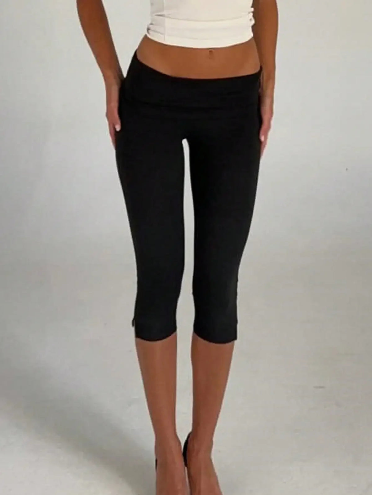Women's Stretchy Capri Leggings With Fold Over Waistband And Pockets