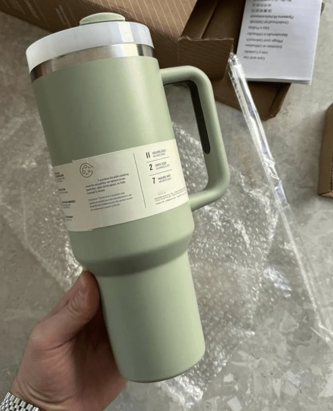 Vacuum Insulated Stainless Steel Water Bottle Tumbler For Everyday Use