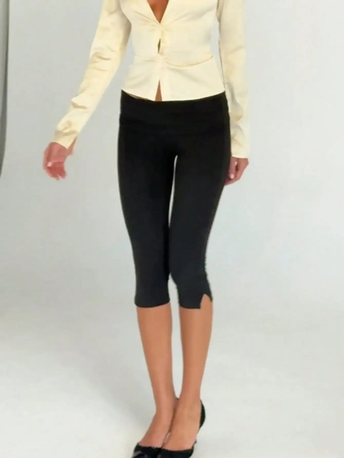 Women's Stretchy Capri Leggings With Fold Over Waistband And Pockets