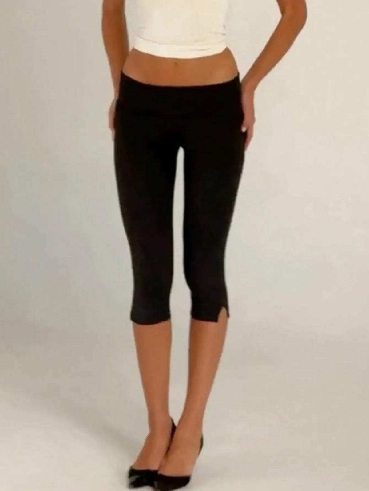 Women's Stretchy Capri Leggings With Fold Over Waistband And Pockets