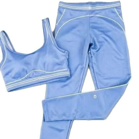 Women Stretch Yoga Workout Outfit With Breathable Polyester Fabric