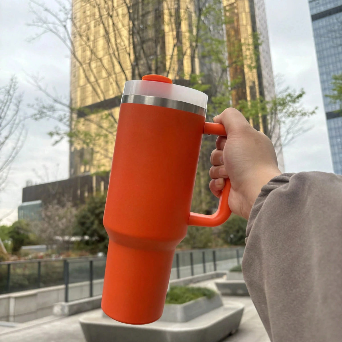 Vacuum Insulated Stainless Steel Water Bottle Tumbler For Everyday Use