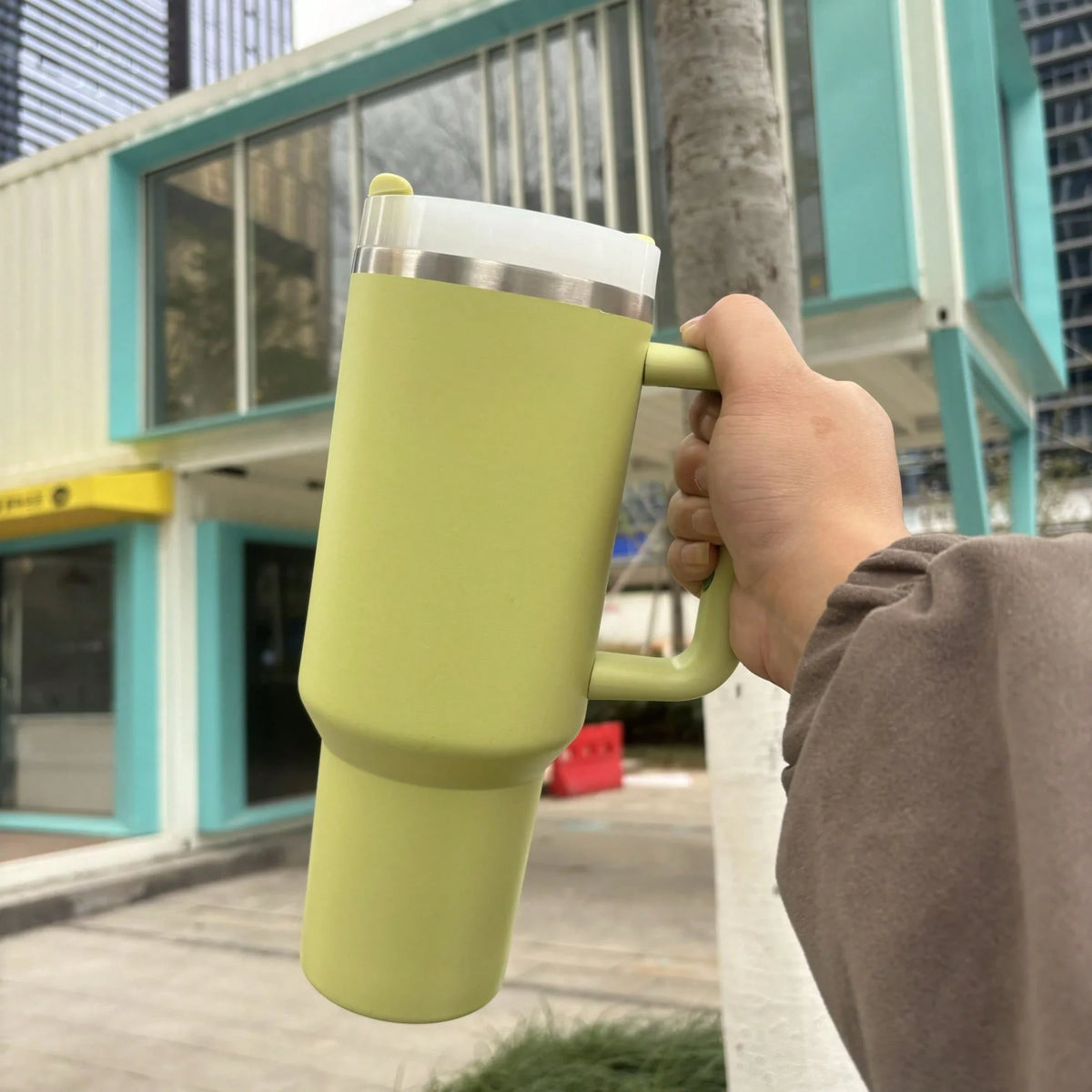 Vacuum Insulated Stainless Steel Water Bottle Tumbler For Everyday Use